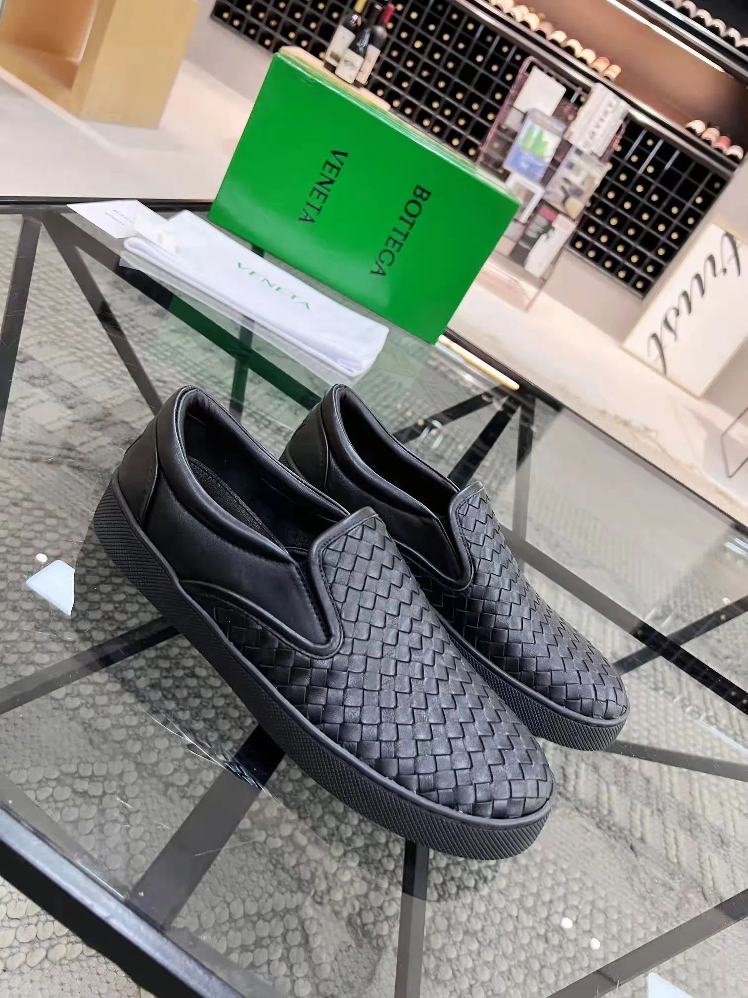 Men's men's shoes 💰420 [New style] 🎍🎍⚠️BOTTEGA VENETA) BV fashionable and casual classic, classic on sale ⬆️⬆️! (High quality) only better than genuine products from counters! Top handcrafted woven decoration [strong]💯💯 Breathable mesh lining plus mixed sheepskin and original latex feet! Genuine rubber anti-slip outsole! ! Super comfortable! Welcome to compare the authentic products at the counter! 38 to 44 (45 can be customized